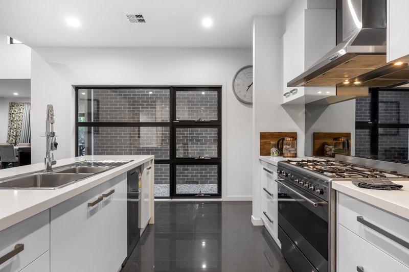 Photo - 5 Kirwan Close, Mount Clear VIC 3350 - Image 4
