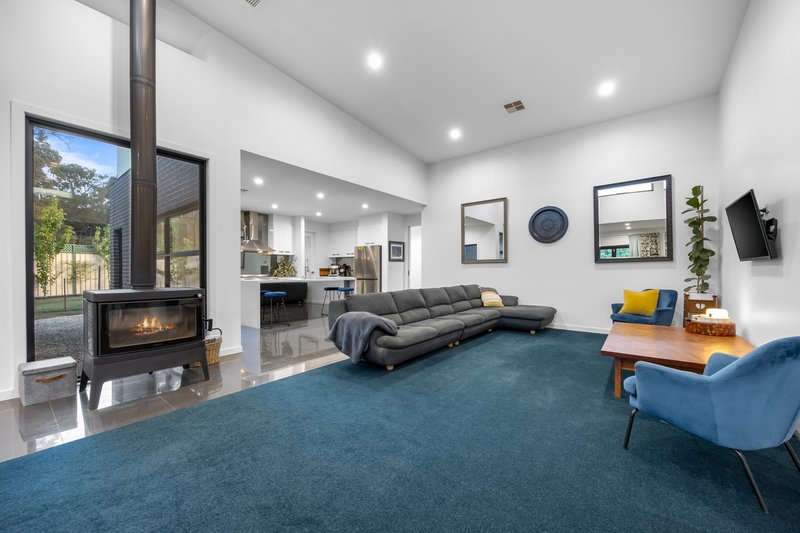 Photo - 5 Kirwan Close, Mount Clear VIC 3350 - Image 7