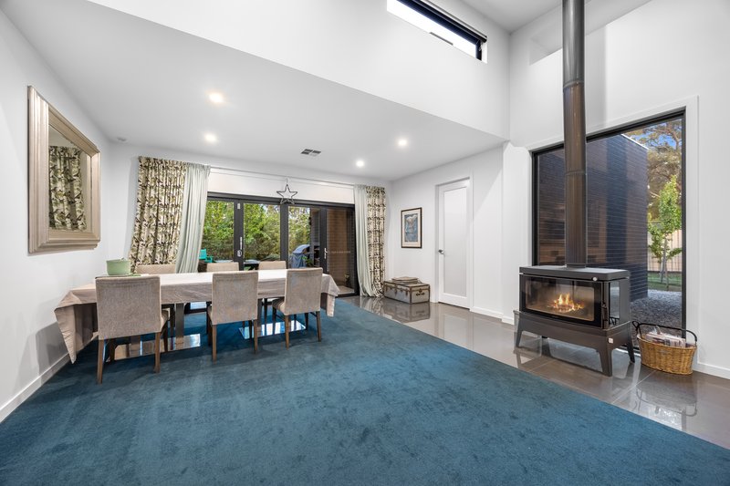 Photo - 5 Kirwan Close, Mount Clear VIC 3350 - Image 8