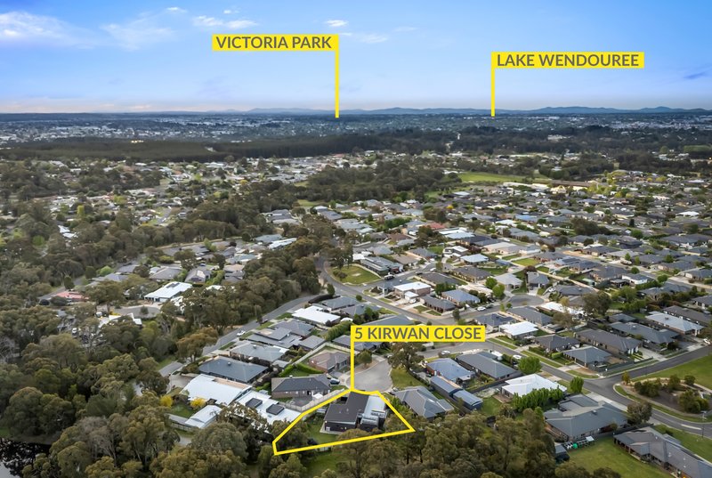 Photo - 5 Kirwan Close, Mount Clear VIC 3350 - Image 29