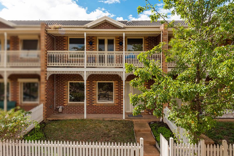 5 Klein Crescent, Roxburgh Park VIC 3064