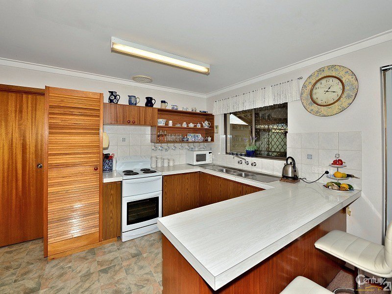 Photo - 5 Kookerbrook Street, Dudley Park WA 6210 - Image 7