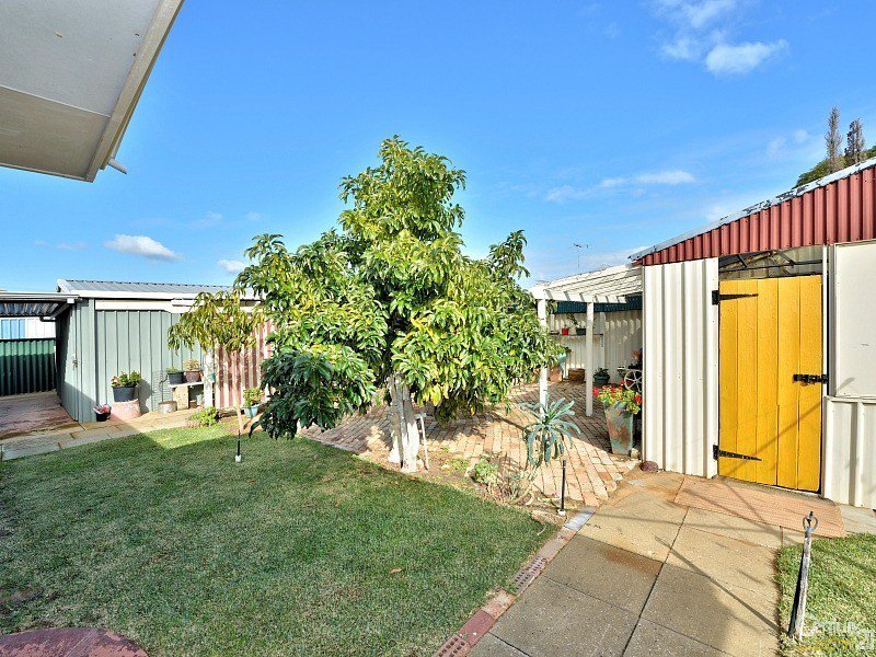 Photo - 5 Kookerbrook Street, Dudley Park WA 6210 - Image 16