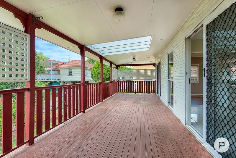 Photo - 5 Koolewong Street, Stafford Heights QLD 4053 - Image 4