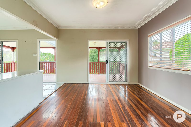 Photo - 5 Koolewong Street, Stafford Heights QLD 4053 - Image 7