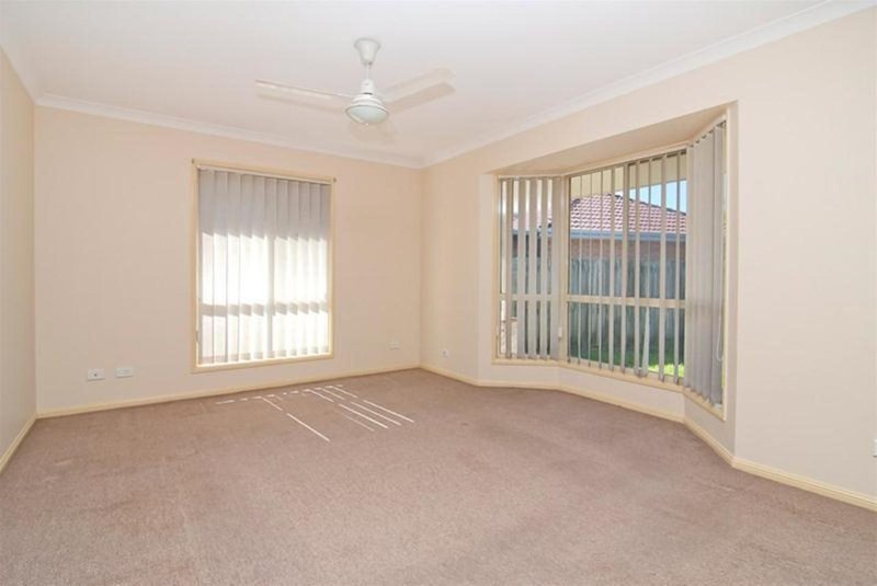 Photo - 5 Ku Ring Gai Close, Loganholme QLD 4129 - Image 2