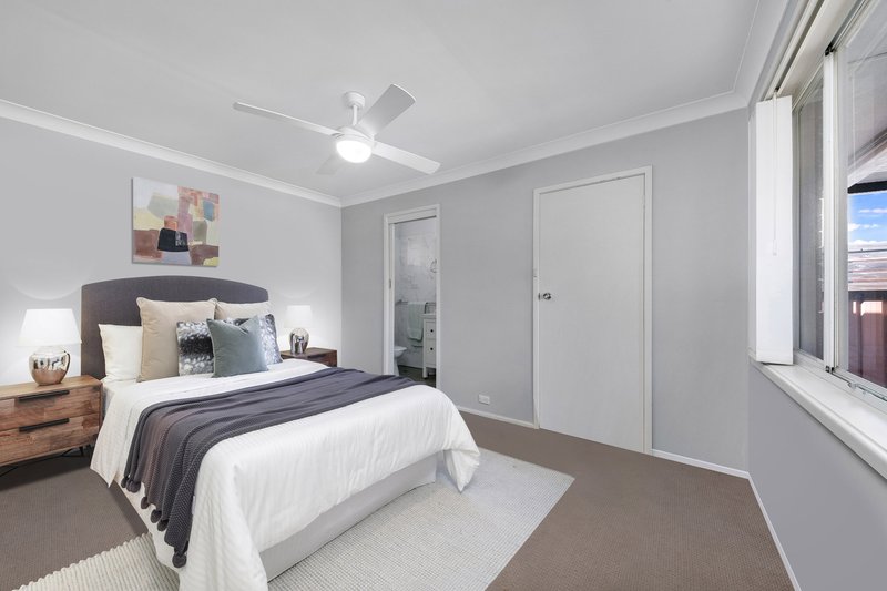 Photo - 5 Kurrajong Avenue, Georges Hall NSW 2198 - Image 8