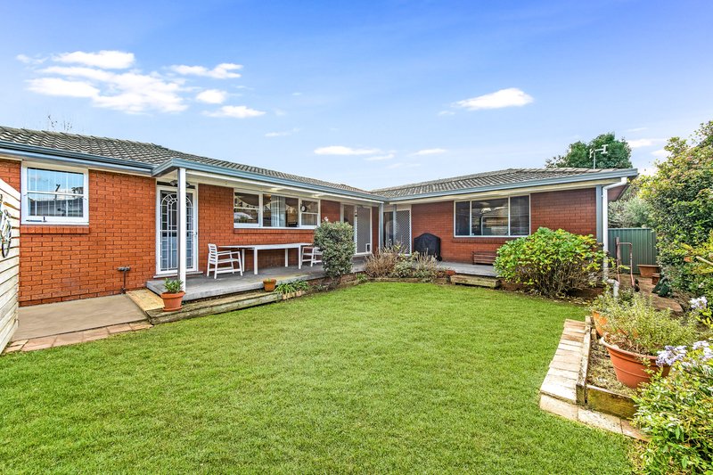 Photo - 5 Kurrajong Avenue, Georges Hall NSW 2198 - Image 12