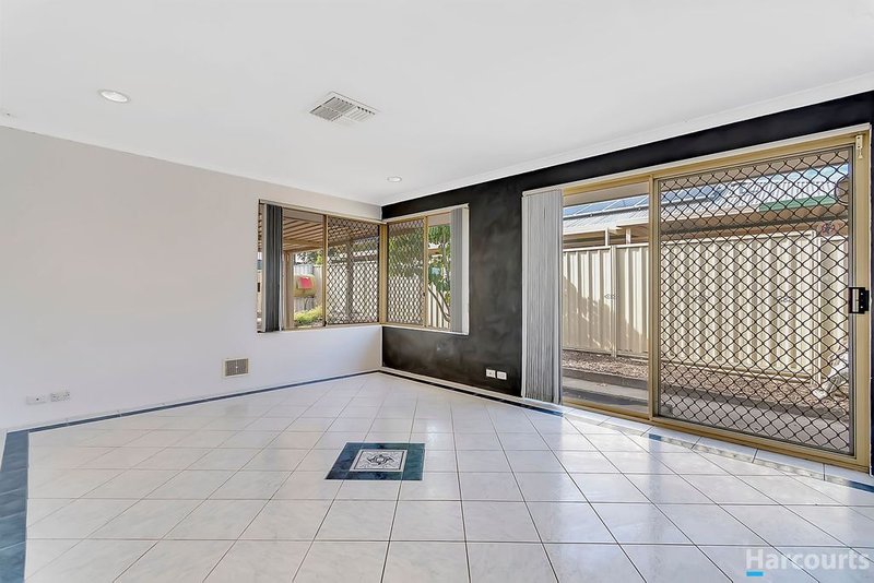 Photo - 5 Kybo Place, Ballajura WA 6066 - Image 15