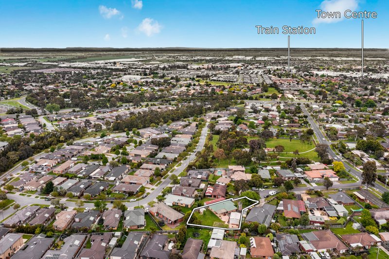 Photo - 5 Kylie Court, Pakenham VIC 3810 - Image 13