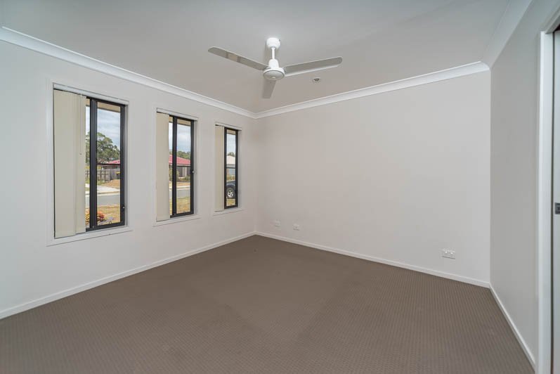 Photo - 5 Lachlan Street, Gleneagle QLD 4285 - Image 4