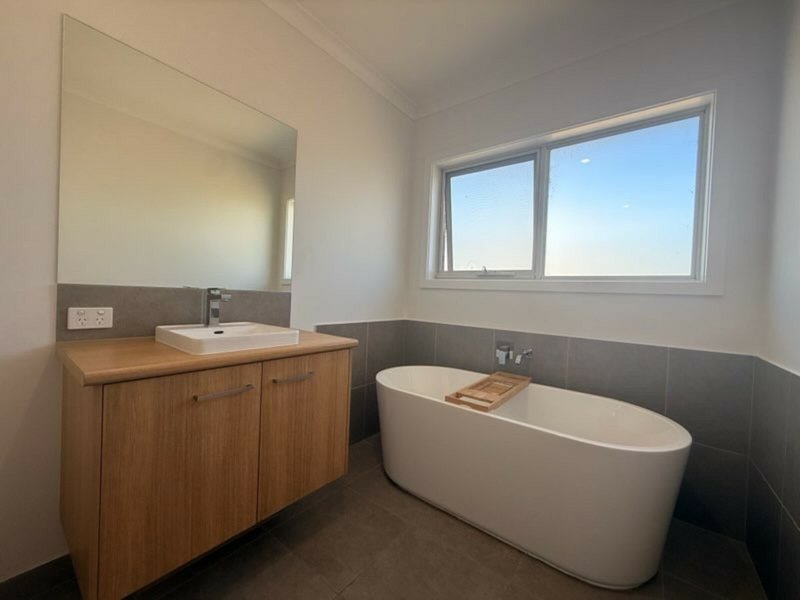 Photo - 5 Lady Harriet Drive, Lakes Entrance VIC 3909 - Image 13