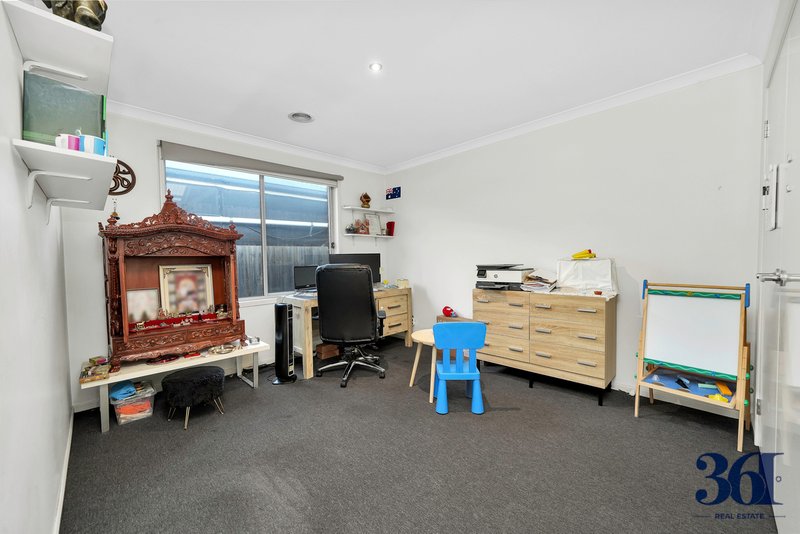 Photo - 5 Lady Penrhyn Drive, Wyndham Vale VIC 3024 - Image 7