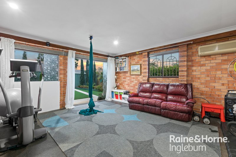 Photo - 5 Lagonda Drive, Ingleburn NSW 2565 - Image 14