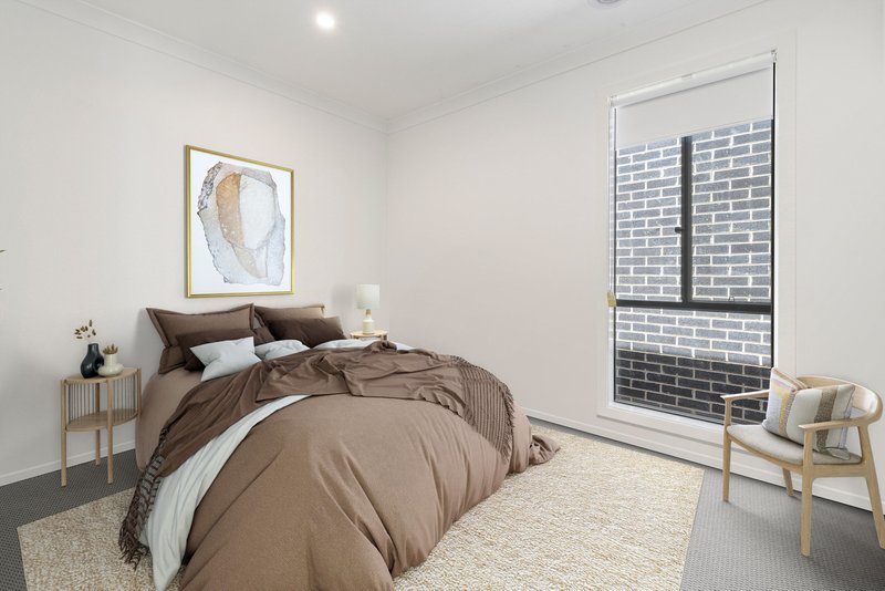 Photo - 5 Lahore Close, Mount Cottrell VIC 3024 - Image 4