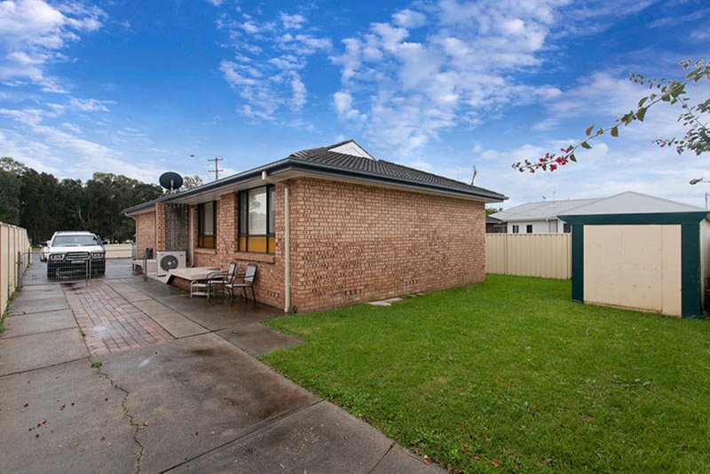 Photo - 5 Lake Entrance Road, Warilla NSW 2528 - Image 7