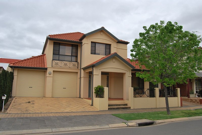 Photo - 5 Lakeside Close, Mawson Lakes SA 5095 - Image 1