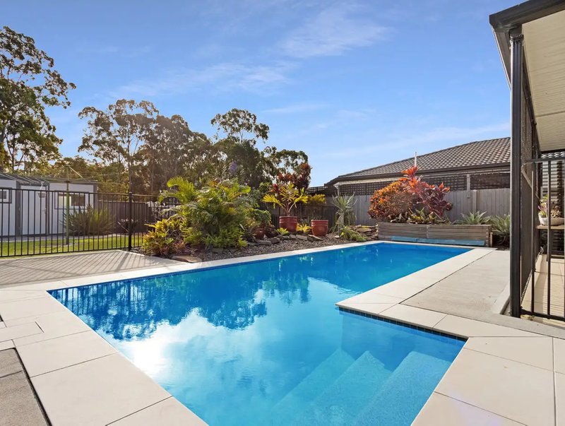 Photo - 5 Lakeside Drive, Burrum Heads QLD 4659 - Image 1