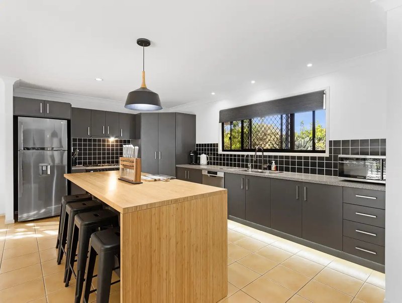 Photo - 5 Lakeside Drive, Burrum Heads QLD 4659 - Image 3