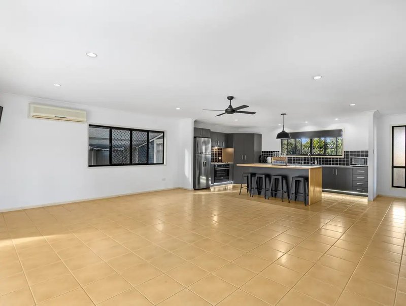 Photo - 5 Lakeside Drive, Burrum Heads QLD 4659 - Image 5