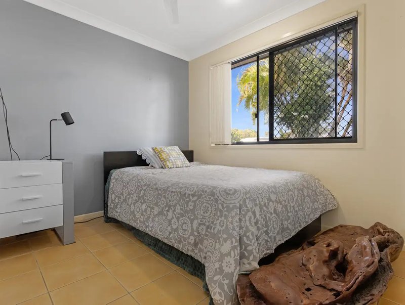 Photo - 5 Lakeside Drive, Burrum Heads QLD 4659 - Image 8