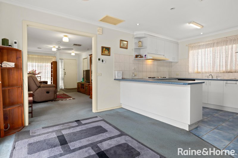 Photo - 5 Lakeside Drive, Roxburgh Park VIC 3064 - Image 5