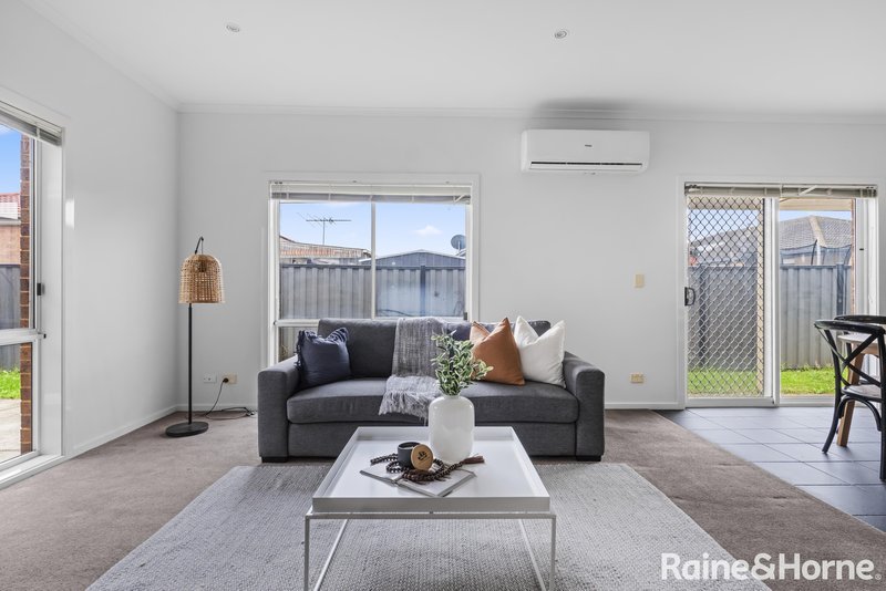 Photo - 5 Lakewood Boulevard, Melton VIC 3337 - Image 5