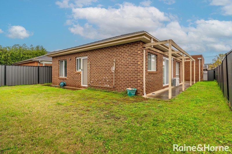 Photo - 5 Lakewood Boulevard, Melton VIC 3337 - Image 14