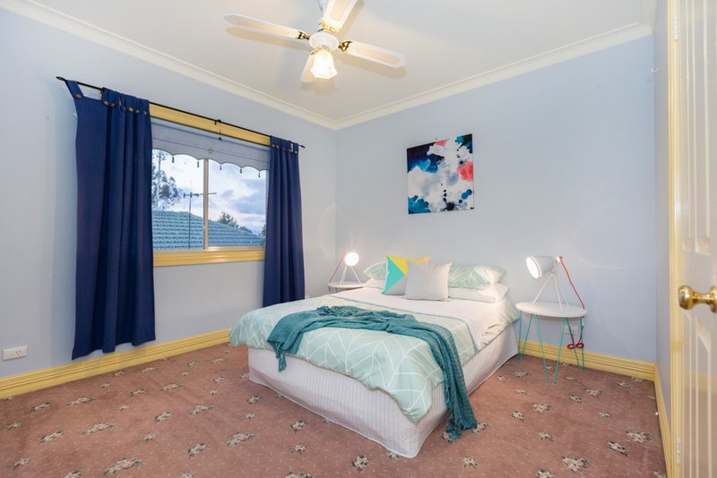 Photo - 5 Lambell Close, Palmerston ACT 2913 - Image 7