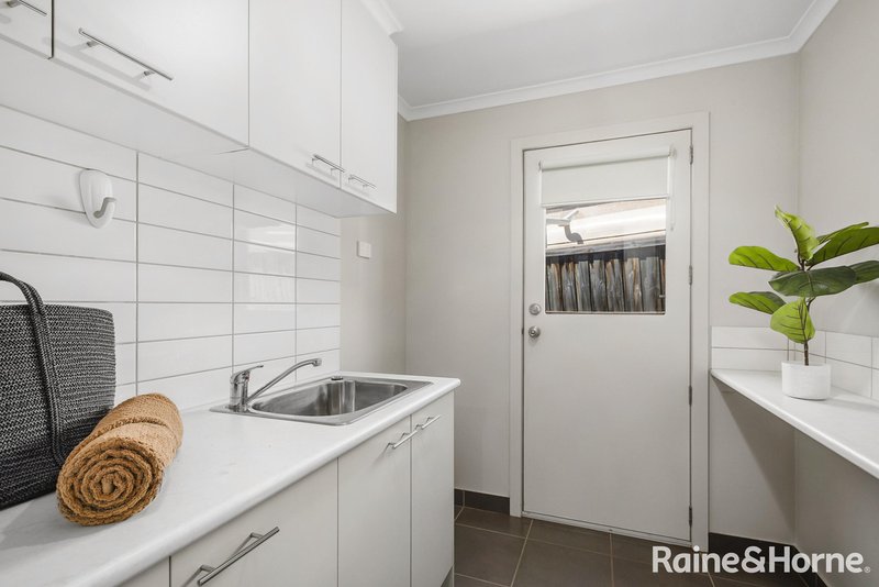 Photo - 5 Lampton Way, Sunbury VIC 3429 - Image 14