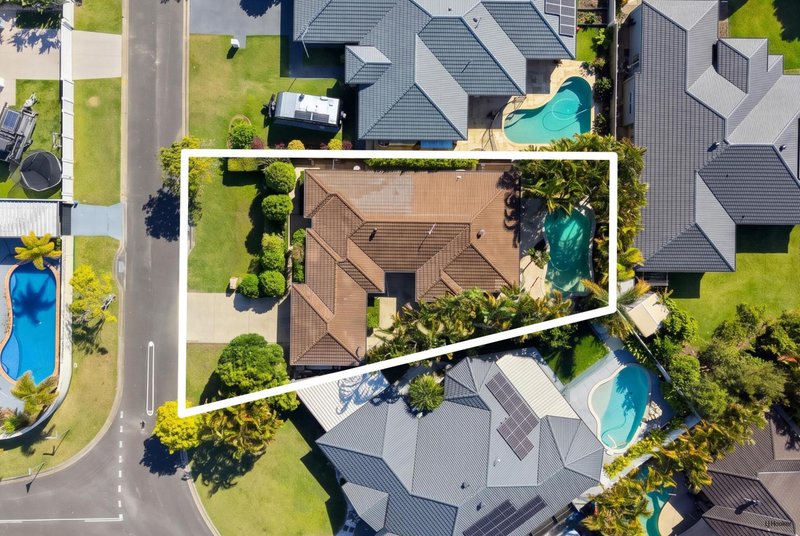 Photo - 5 Lanai Drive, Burleigh Waters QLD 4220 - Image 17