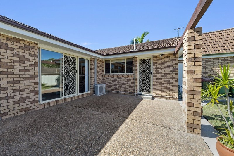 Photo - 5 Lancaster Parade, Bateau Bay NSW 2261 - Image 9