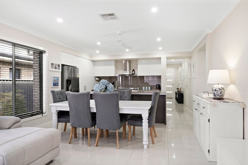 Photo - 5 Lance Street, Jordan Springs NSW 2747 - Image 6