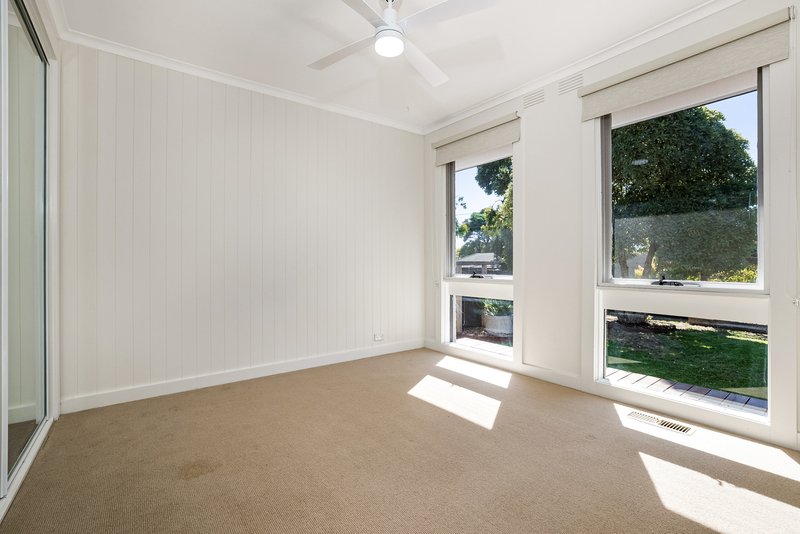 Photo - 5 Landy Court, Kilsyth VIC 3137 - Image 5