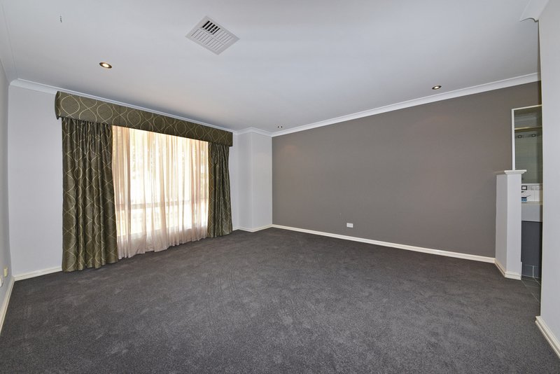 Photo - 5 Lantern Way, Clarkson WA 6030 - Image 3