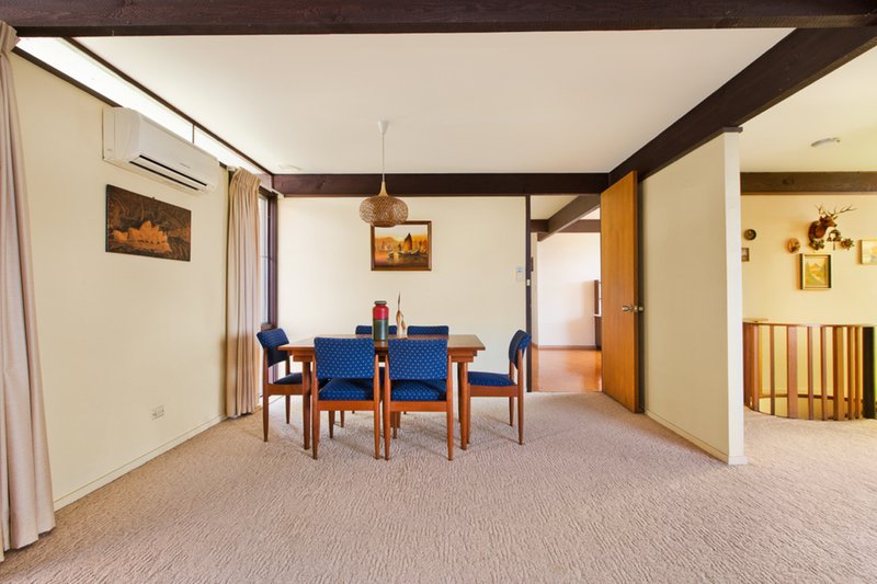 Photo - 5 Larmer Place, Narraweena NSW 2099 - Image 7