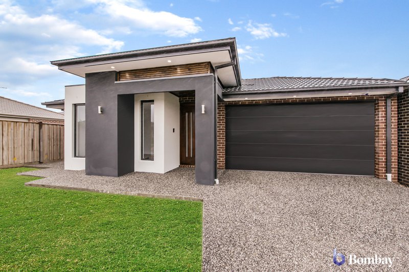 Photo - 5 Latchford Drive, Mickleham VIC 3064 - Image 1