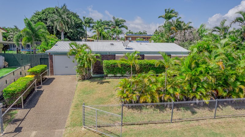 Photo - 5 Latrobe Street, Tannum Sands QLD 4680 - Image 2