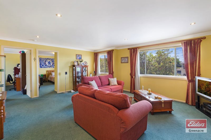 Photo - 5 Latvia Avenue, Greenacre NSW 2190 - Image 3