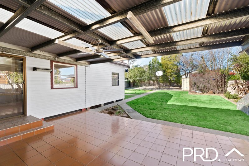 Photo - 5 Laundess Avenue, Panania NSW 2213 - Image 6