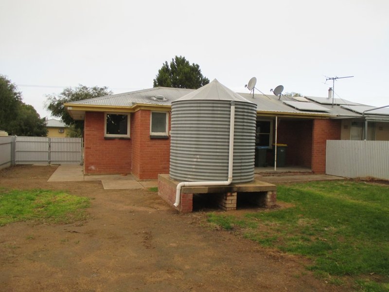 Photo - 5 Laura Street, Murray Bridge SA 5253 - Image 6