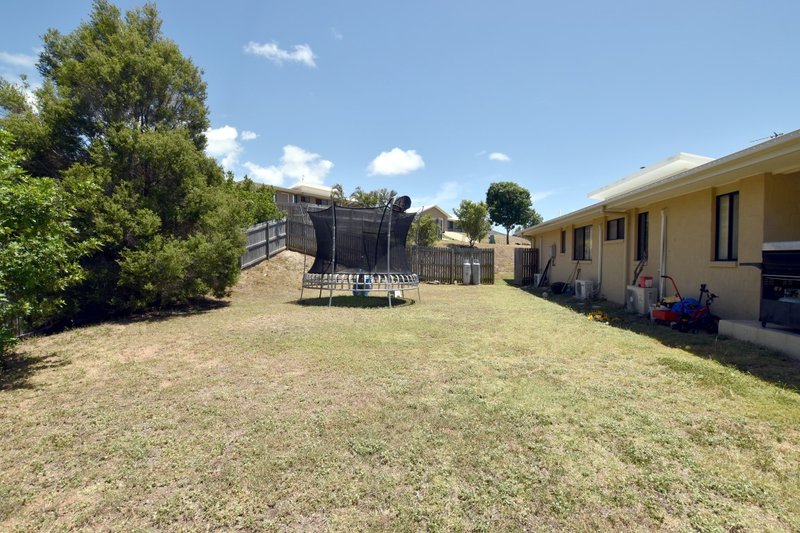 Photo - 5 Lawson Court, Glen Eden QLD 4680 - Image 6