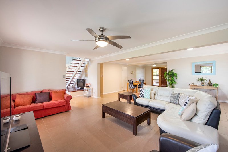 Photo - 5 Leanne Court, Mount Warren Park QLD 4207 - Image 6