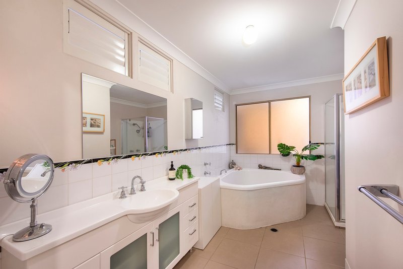 Photo - 5 Leanne Court, Mount Warren Park QLD 4207 - Image 10