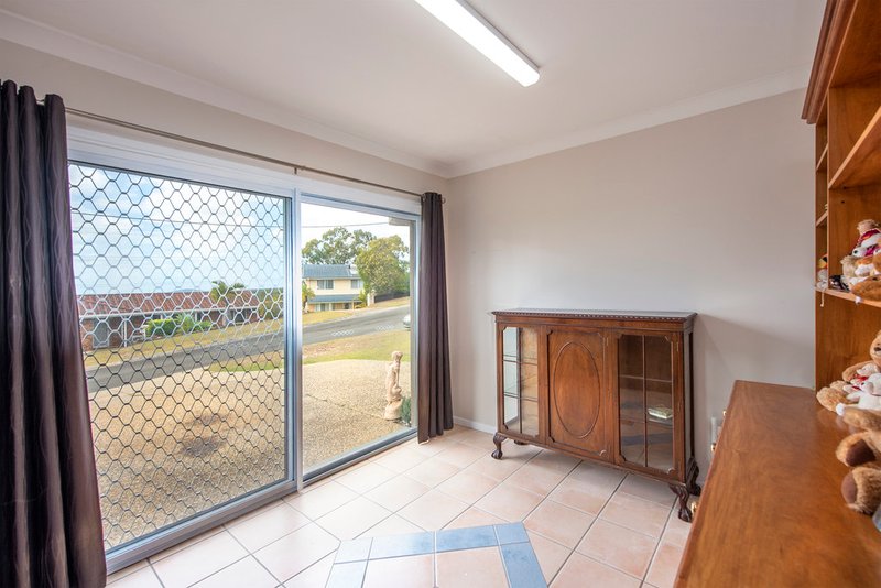 Photo - 5 Leanne Court, Mount Warren Park QLD 4207 - Image 16