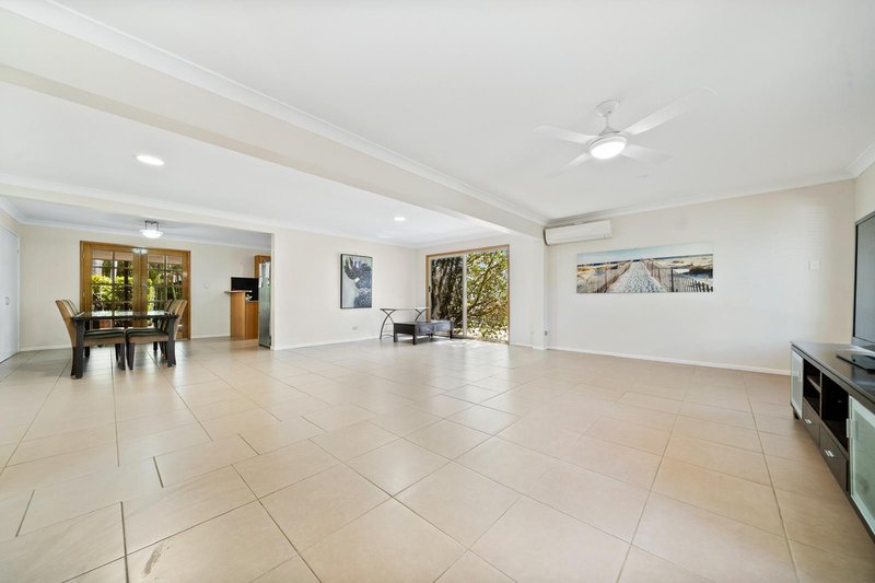 Photo - 5 Leanne Court, Mount Warren Park QLD 4207 - Image 8