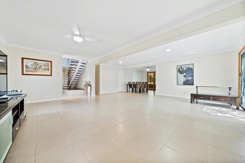 Photo - 5 Leanne Court, Mount Warren Park QLD 4207 - Image 9