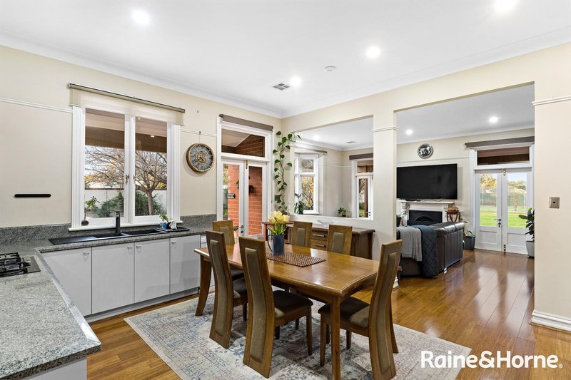 Photo - 5 Leatherwood Drive, Hoppers Crossing VIC 3029 - Image 10