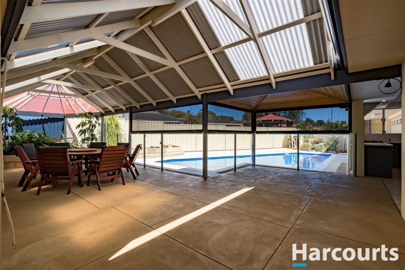 Photo - 5 Leeton Close, Halls Head WA 6210 - Image 2