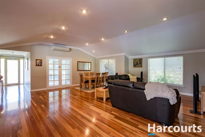 Photo - 5 Leeton Close, Halls Head WA 6210 - Image 3